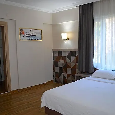 Megas Hotel 2*
