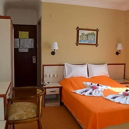 Megas Hotel 2*