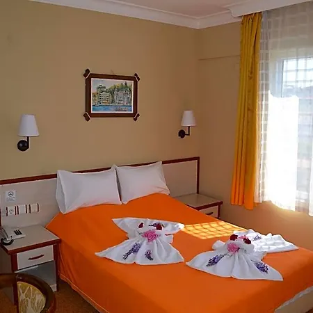 Megas Hotel 2*