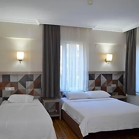 Megas Hotel
